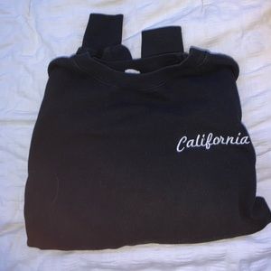 BRANDY MELVILLE CROPPED CREWNECK